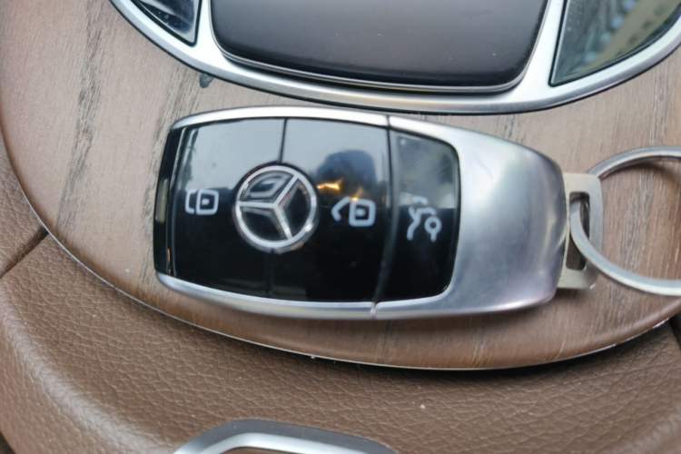 Used Mercedes-Benz E-Class 2021 E 300 L Stylish Model Interior 1