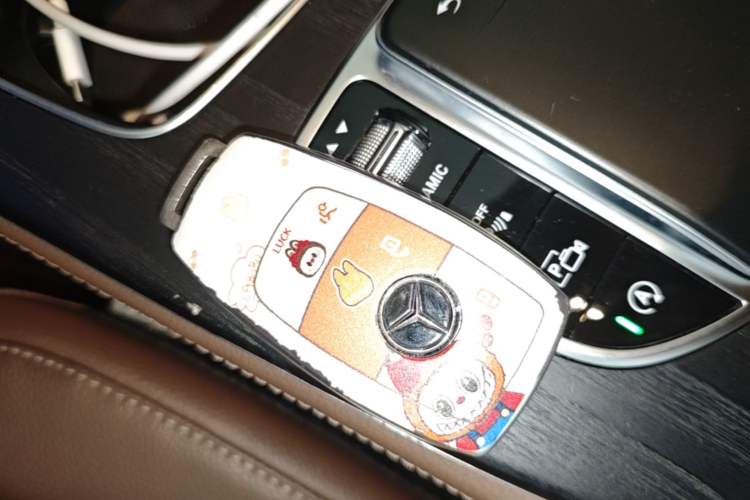 Used Mercedes-Benz E-Class 2021 E 300 L Sporty and Stylish Model Interior 1