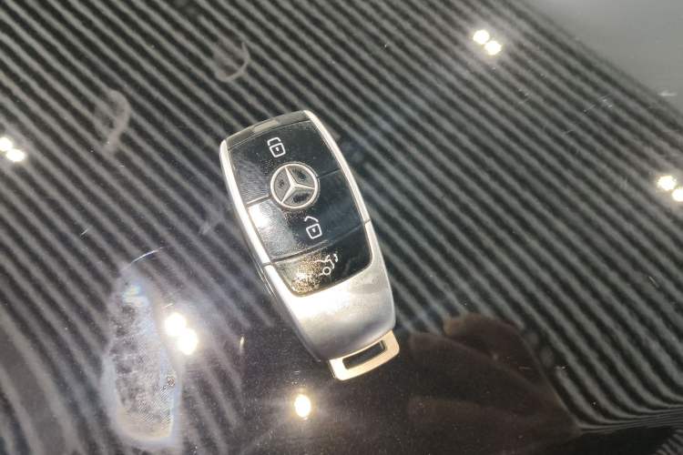 Used Mercedes-Benz E-Class 2021 E 300 L Stylish Model Interior 1