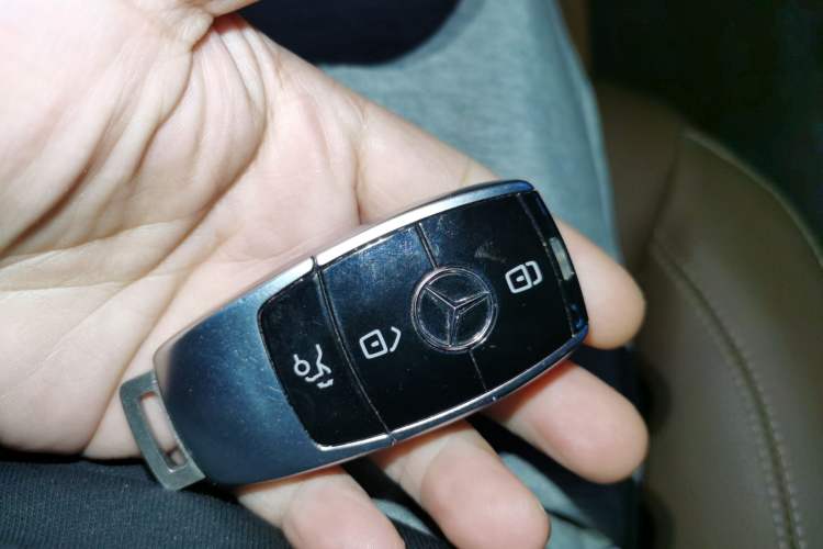 Used Mercedes-Benz E-Class 2021 Facelift E 300 L Stylish Edition Interior 1