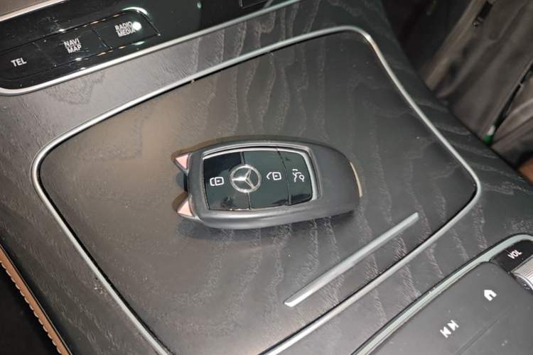 Used Mercedes-Benz E-Class 2021 Updated E 260 Fashion Sport Edition Interior 1