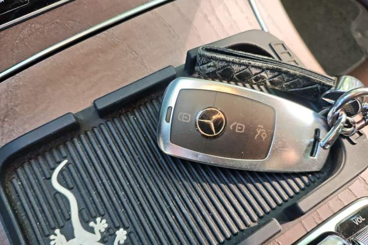 Used Mercedes-Benz E-Class 2021 E 300 L Stylish Model Interior 1