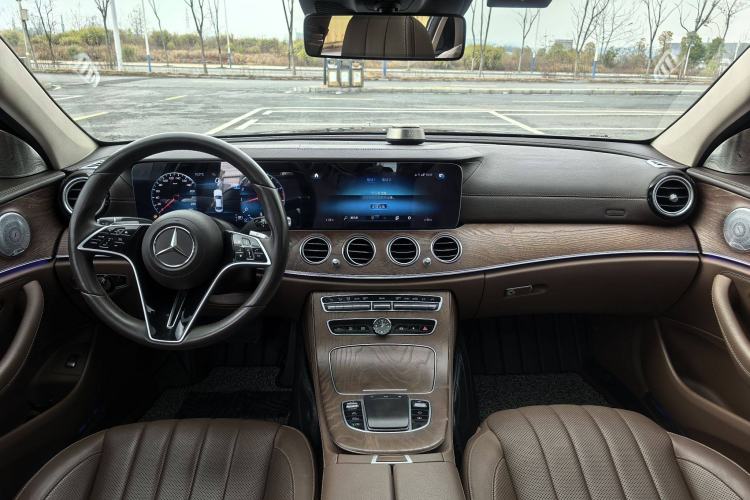 Used Mercedes-Benz E-Class 2021 E 300 L Premium Edition Interior 1