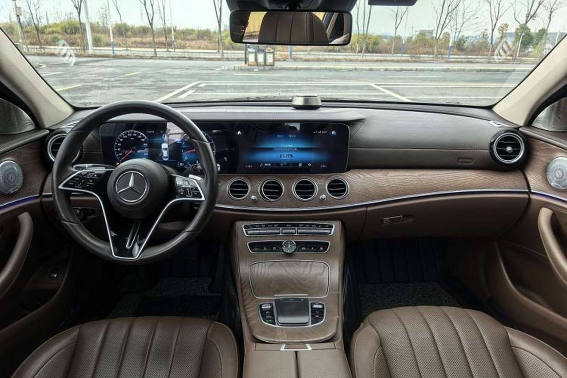 Used Mercedes-Benz E-Class 2021 E 300 L Premium Edition Interior 1