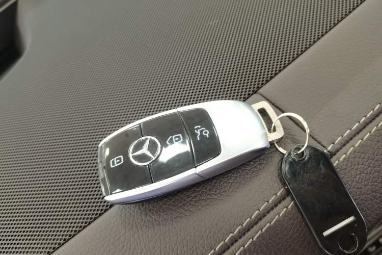 Used Mercedes-Benz E-Class 2021 Facelifted E 300 L Prestige Edition Interior 1