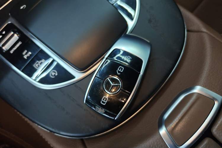 Used Mercedes-Benz E-Class 2021 Restyled E 300 L Sporty and Stylish Edition Interior 1
