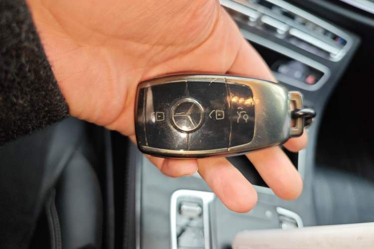 Used Mercedes-Benz E-Class 2021 E 260 Stylish Sports Edition Interior 1
