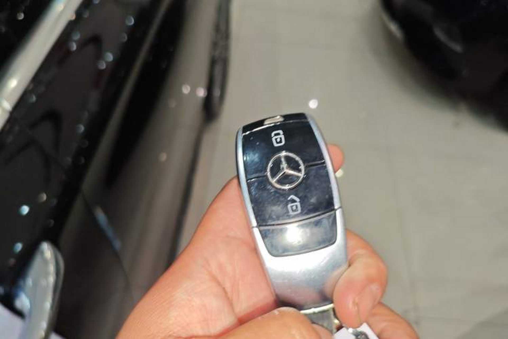 Used Mercedes-Benz E-Class 2021 Facelift E 300 L Stylish Edition Interior 1