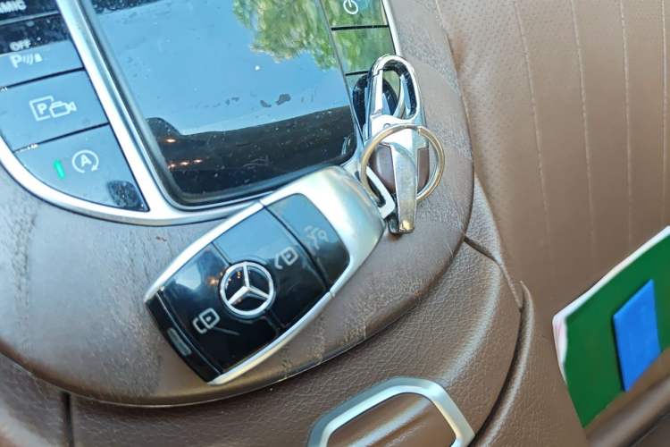 Used Mercedes-Benz E-Class 2021 E 300 L Stylish Model Interior 1