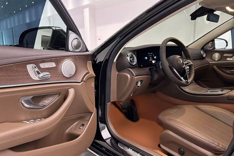 Used Mercedes-Benz E-Class 2021 Facelift E 300 L Stylish Edition Interior 1