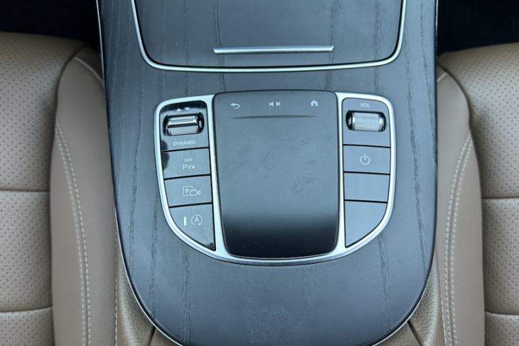 Used Mercedes-Benz E-Class 2021 E 300 L Sporty and Stylish Model Interior 1