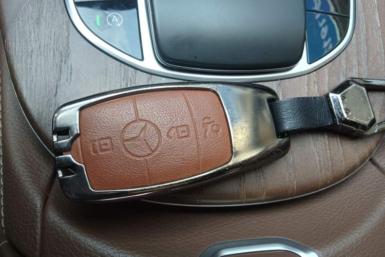 Used Mercedes-Benz E-Class 2021 Facelift E 300 L Stylish Edition Interior 1