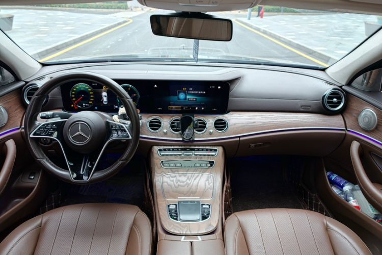 Used Mercedes-Benz E-Class 2021 Restyled E 300 L Luxury Edition Interior 1