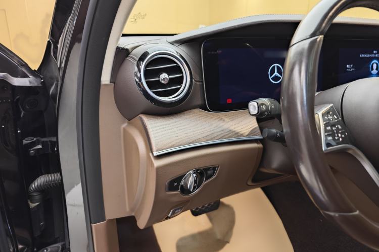 Used Mercedes-Benz E-Class 2021 Facelift E 300 L Stylish Edition Interior 10