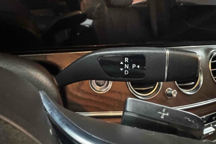 Used Mercedes-Benz E-Class 2021 Facelift E 260 L Interior 10