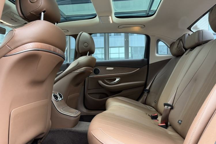 Used Mercedes-Benz E-Class 2021 Facelift E 300 L Stylish Edition Interior 11