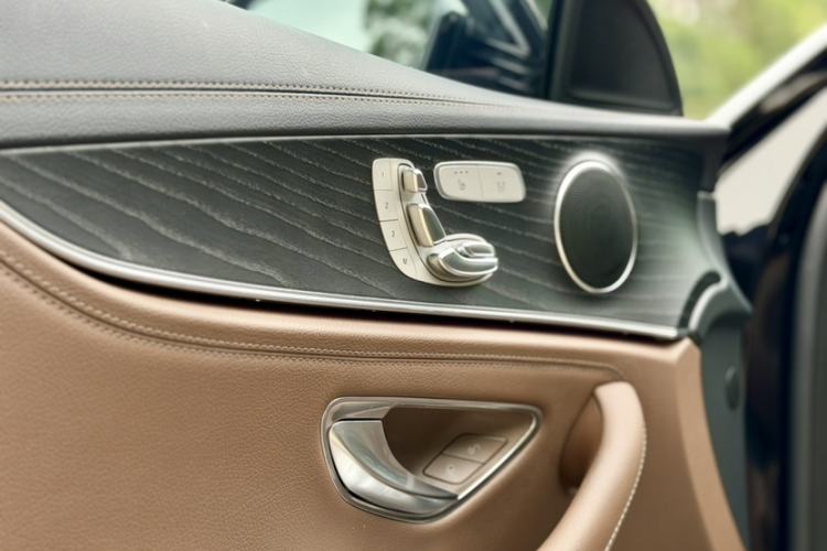 Used Mercedes-Benz E-Class 2021 E 300 L Sporty and Stylish Model Interior 12