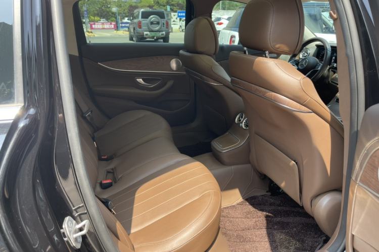 Used Mercedes-Benz E-Class 2021 Facelift E 260 L Interior 13