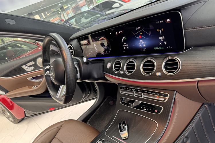 Used Mercedes-Benz E-Class 2021 Restyled E 300 L Sporty and Stylish Edition Interior 2