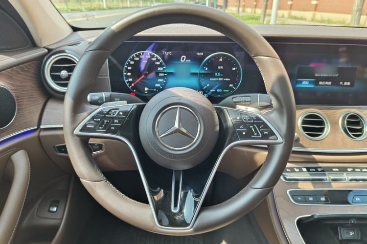 Used Mercedes-Benz E-Class 2021 E 260 L 4MATIC Interior 2