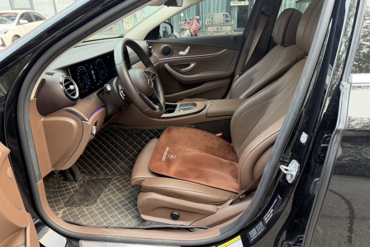 Used Mercedes-Benz E-Class 2021 E 260 L Interior 2