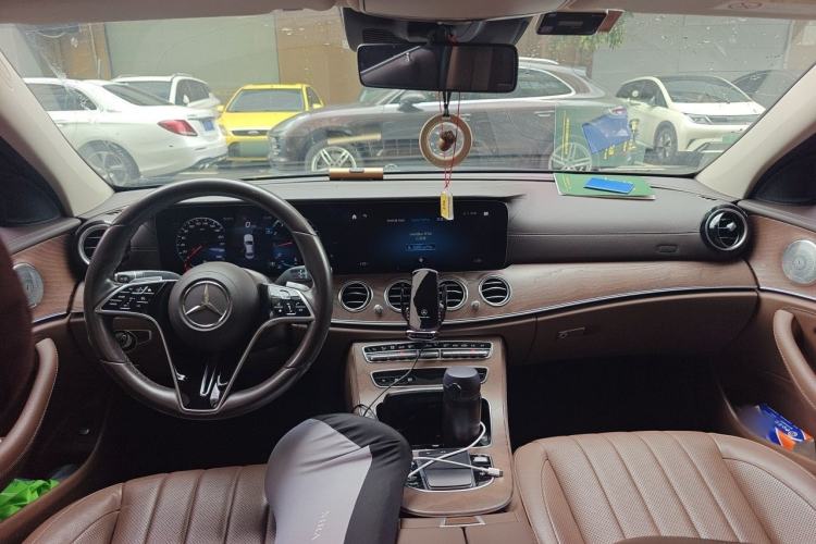 Used Mercedes-Benz E-Class 2021 E 300 L Premium Edition Interior 2