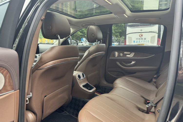 Used Mercedes-Benz E-Class 2021 Restyled E 300 L Luxury Edition Interior 2