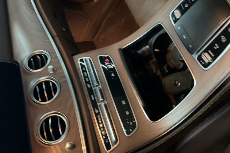 Used Mercedes-Benz E-Class 2021 Restyled E 300 L Luxury Edition Interior 2