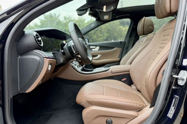 Used Mercedes-Benz E-Class 2021 E 300 L Sporty and Stylish Model Interior 2