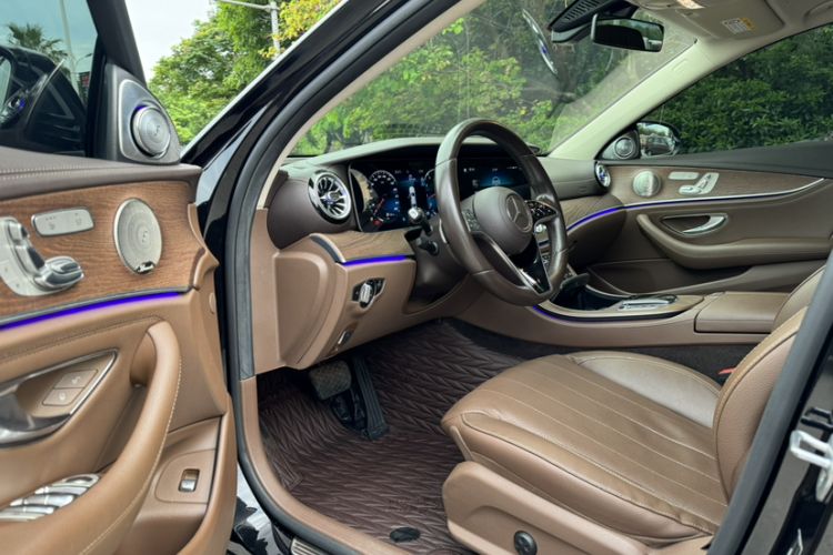 Used Mercedes-Benz E-Class 2021 Restyled E 300 L Luxury Edition Interior 2