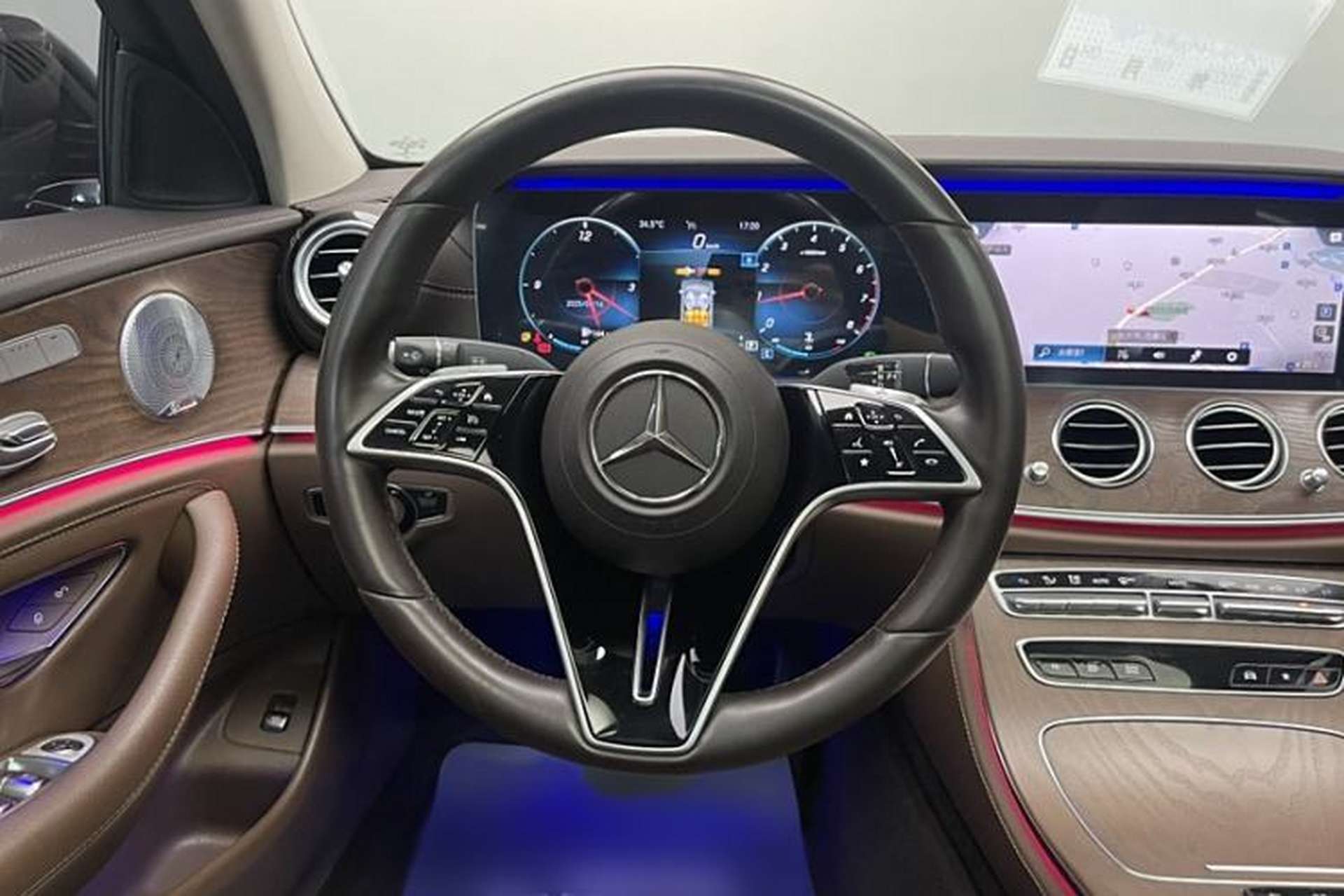 Used Mercedes-Benz E-Class 2021 E 300 L Premium Edition Interior 2