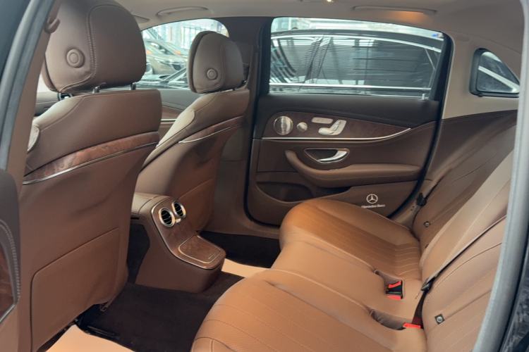 Used Mercedes-Benz E-Class 2021 Restyled E 300 L Luxury Edition Interior 2
