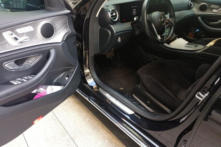 Used Mercedes-Benz E-Class 2021 Facelift E 300 L Stylish Edition Interior 3