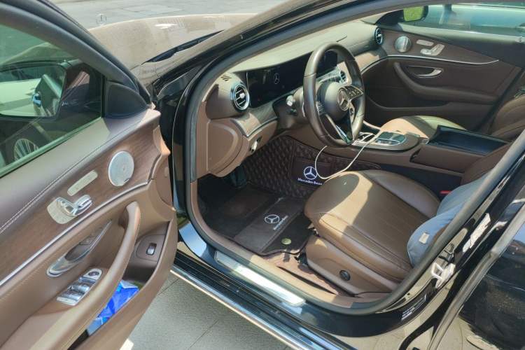 Used Mercedes-Benz E-Class 2021 E 300 L Luxury Model Interior 3