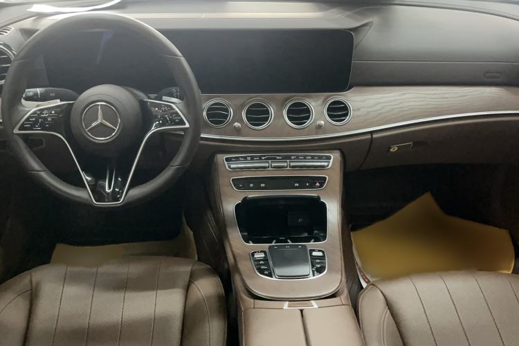 Used Mercedes-Benz E-Class 2021 Restyled E 300 L Luxury Edition Interior 3