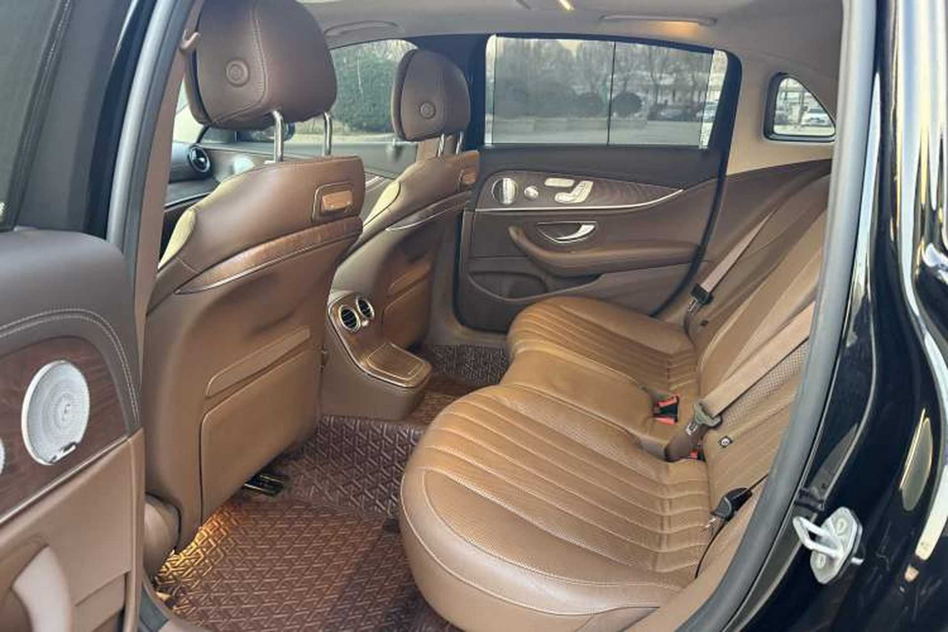 Used Mercedes-Benz E-Class 2021 E 300 L Premium Edition Interior 3