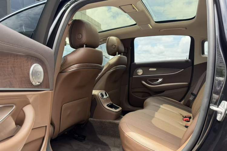 Used Mercedes-Benz E-Class 2021 E 300 L Stylish Model Interior 3