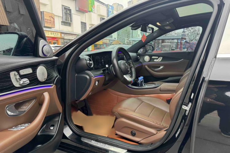 Used Mercedes-Benz E-Class 2021 E 300 L Sporty and Stylish Model Interior 3