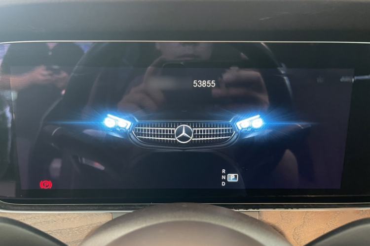 Used Mercedes-Benz E-Class 2021 Facelift E 260 L Interior 3