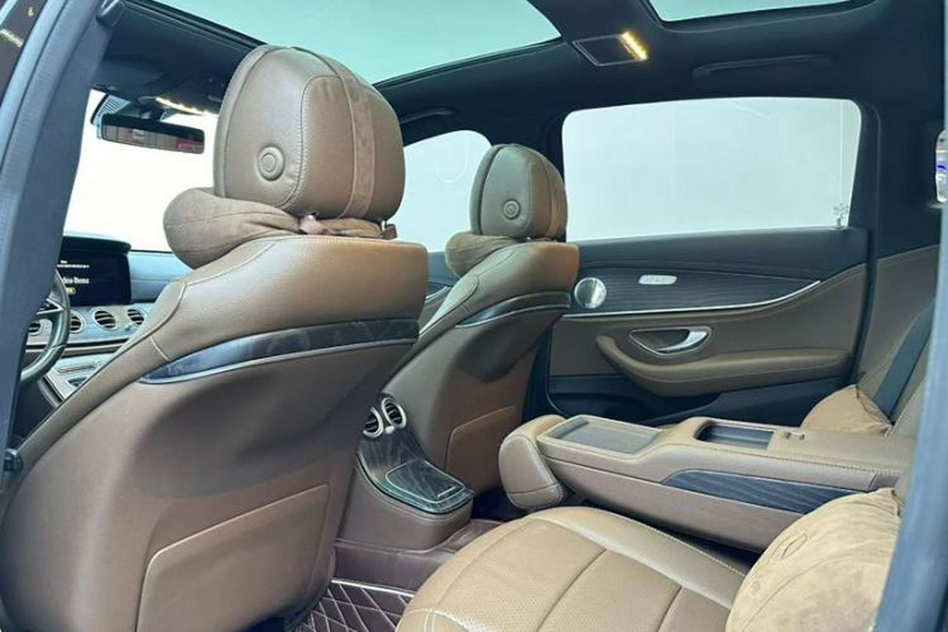 Used Mercedes-Benz E-Class 2021 E 300 L Stylish Model Interior 3