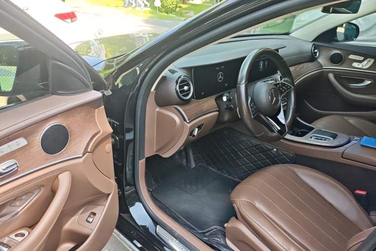 Used Mercedes-Benz E-Class 2021 E 300 L Stylish Model Interior 3