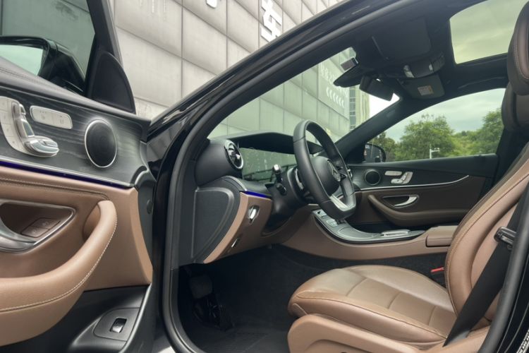Used Mercedes-Benz E-Class 2021 E 300 L Sporty and Stylish Model Interior 3