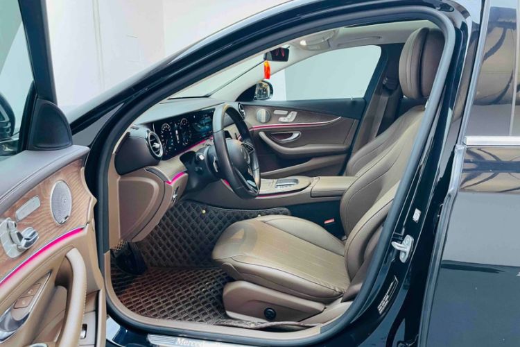 Used Mercedes-Benz E-Class 2021 Restyled E 300 L Luxury Edition Interior 3