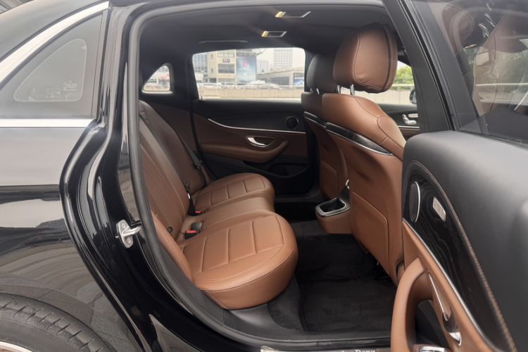 Used Mercedes-Benz E-Class 2021 Facelift E 260 L Sport Edition Interior 3