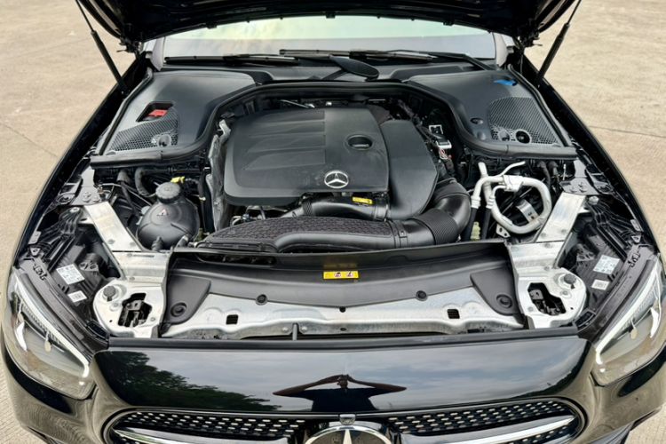 Used Mercedes-Benz E-Class 2021 E 300 L Sporty and Stylish Model Interior 3