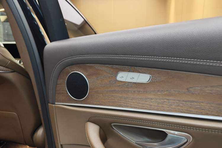 Used Mercedes-Benz E-Class 2021 Facelift E 300 L Stylish Edition Interior 3