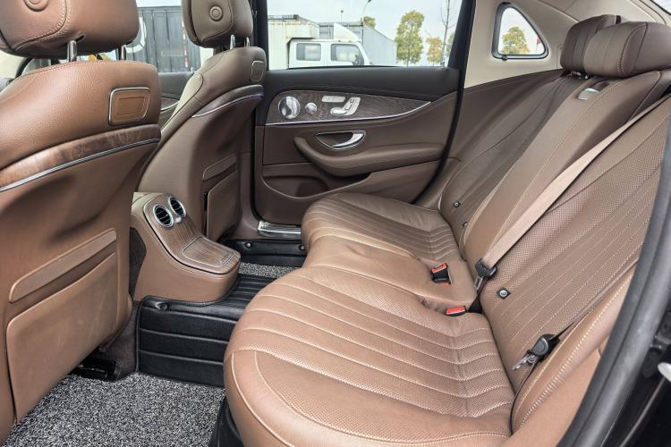 Used Mercedes-Benz E-Class 2021 E 300 L Premium Edition Interior 3