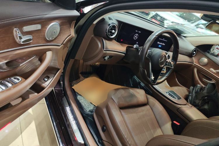 Used Mercedes-Benz E-Class 2021 Facelift E 260 L Interior 3
