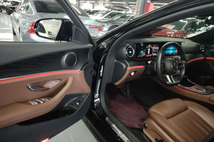 Used Mercedes-Benz E-Class 2021 Updated E 260 Fashion Sport Edition Interior 3
