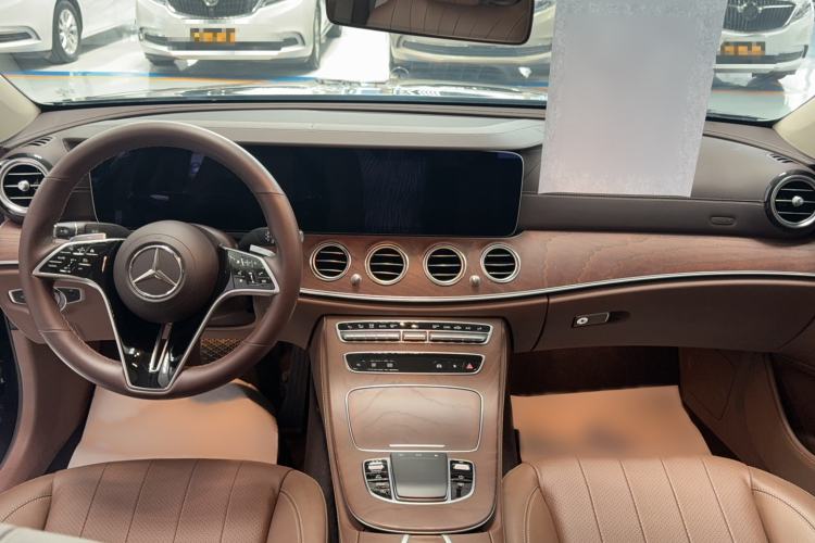 Used Mercedes-Benz E-Class 2021 Restyled E 300 L Luxury Edition Interior 3